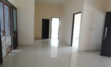 DISEWA RUMAH 2 LANTAI TAHUNAN BISA SURVEY ARGENIA SENTUL SSR865