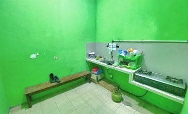 kios pinggir jalan utama plus kost 7 kamar di area kampus UMS