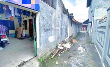 kios pinggir jalan utama plus kost 7 kamar di area kampus UMS