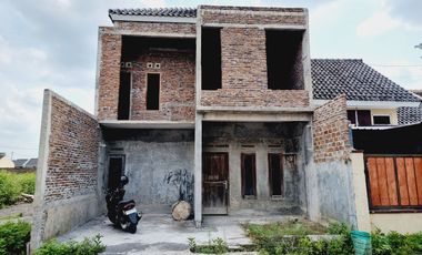 Rumah cantik 2 lantai murah dan elegan di Gentan area