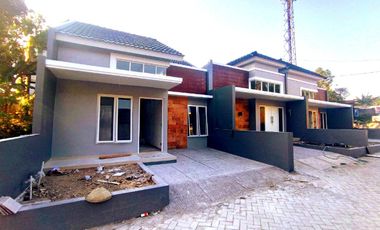 Rumah cantik siap huni di perumahan cluster mojosongo jebres solo