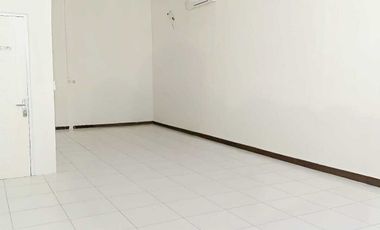 Disewakan Ruang Lantai 2 Ruko Metland Menteng Cakung Jakarta