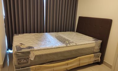 Apartemen 2 BR Furnished Bagus The Kensington Royal Suites Sumarecon K