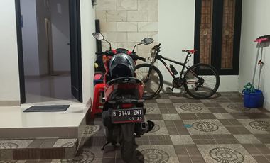 Disewakan Rumah Terawat 2KT dan 1 KM Sawangan, Diamond Lake Side