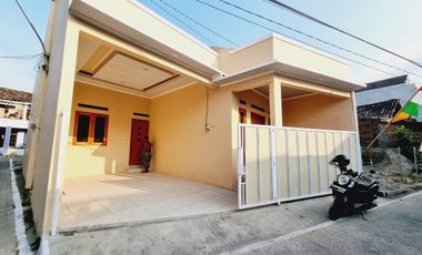 Rumah Baru Gress Cantik SHM Siap Huni di Banyuanyar Solo Kota