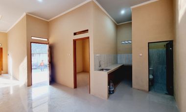 Rumah Baru Gress Cantik SHM Siap Huni di Banyuanyar Solo Kota