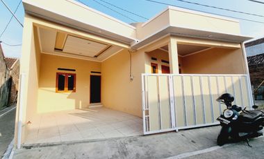 Rumah Baru Gress Cantik SHM Siap Huni di Banyuanyar Solo Kota