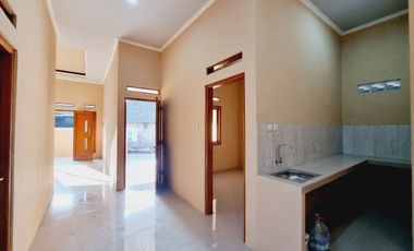 Rumah Baru Gress Cantik SHM Siap Huni di Banyuanyar Solo Kota