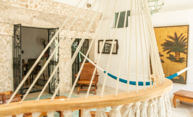 CASA DE 5 RECÁMARAS EN EL BARRIO DE SANTIAGO