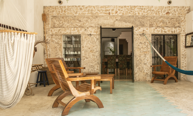 CASA DE 5 RECÁMARAS EN EL BARRIO DE SANTIAGO