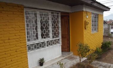 OPORTUNIDAD CASA CON AMPLIO PATIO