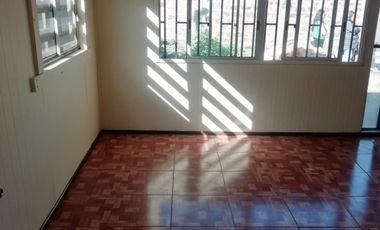 OPORTUNIDAD CASA CON AMPLIO PATIO