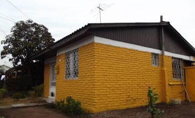 OPORTUNIDAD CASA CON AMPLIO PATIO