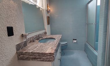 SE VENDE CASA EN CERRADA EN LOMAS DE TECAMACHALCO (V)