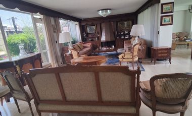 SE VENDE CASA EN CERRADA EN LOMAS DE TECAMACHALCO (V)
