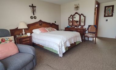 SE VENDE CASA EN CERRADA EN LOMAS DE TECAMACHALCO (V)