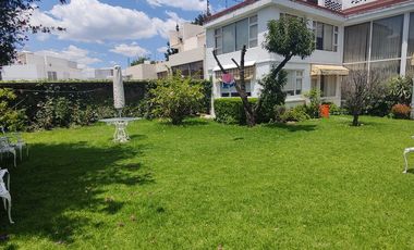 SE VENDE CASA EN CERRADA EN LOMAS DE TECAMACHALCO (V)