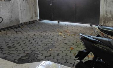 Sewa rmh 2Lt di jl raya wiratno dekat p mentari,PCM,babatan pantai .