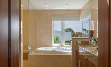 Exclusiva Casa Amueblada en Venta en Coto Privado  Ajijic West