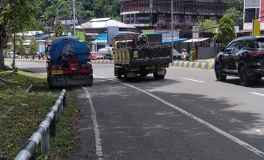 Bangunan Hotel Area strategis 4lt. 2.445m² pinggir jalan utama