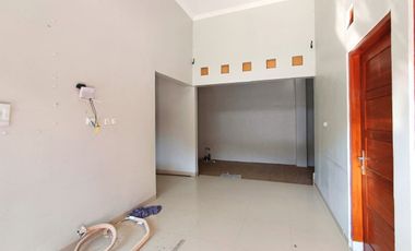 Rumah Cluster Bagus Dekat Luwes Gentan