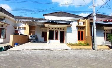 Rumah Cluster Bagus Dekat Luwes Gentan