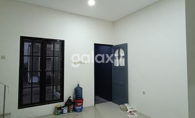 Rumah Baru 2 Lantai di barat Surabaya