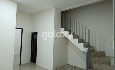 Rumah Baru 2 Lantai di barat Surabaya