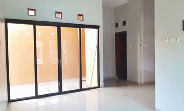 Rumah Cluster Bagus Dekat Luwes Gentan