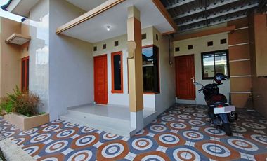 Rumah Cluster Bagus Dekat Luwes Gentan