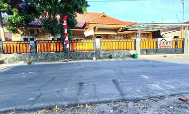 Rumah Luas Bagus Semi Furnish Dekat Kampus UNS dan ISI Solo