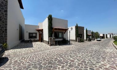 Moderna pero Acogedora Casa en condominio en San Miguel de Allende
