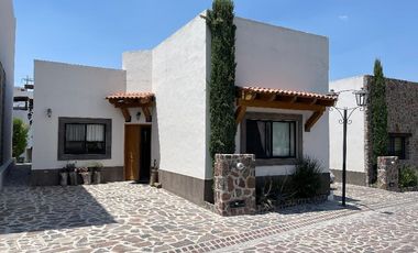 Moderna pero Acogedora Casa en condominio en San Miguel de Allende