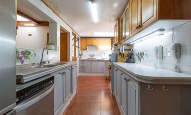 Casa en Arriendo en Santa María de Manquehue