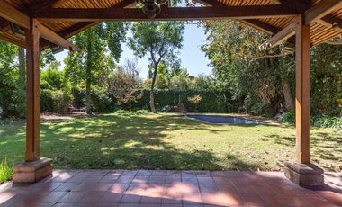 Casa en Arriendo en Santa María de Manquehue