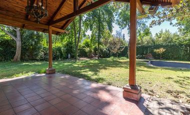 Casa en Arriendo en Santa María de Manquehue