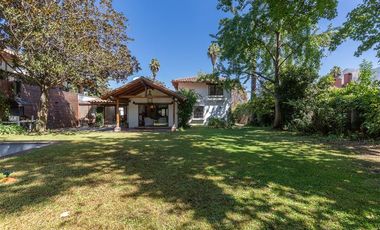 Casa en Arriendo en Santa María de Manquehue