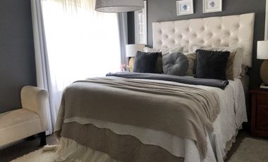 VENDE CASA 3 PISOS, 4 DORM, 3 BAÑOS, 2 SALAS, VALLE LO CAMPINO, QUILICURA