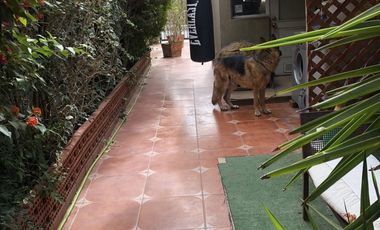 VENDE CASA 3 PISOS, 4 DORM, 3 BAÑOS, 2 SALAS, VALLE LO CAMPINO, QUILICURA