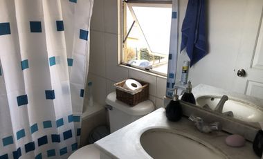 VENDE CASA 3 PISOS, 4 DORM, 3 BAÑOS, 2 SALAS, VALLE LO CAMPINO, QUILICURA