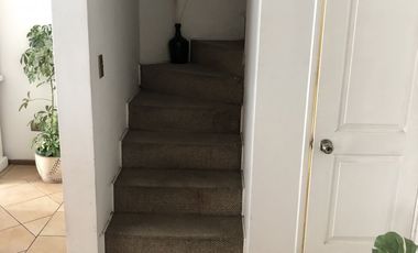 VENDE CASA 3 PISOS, 4 DORM, 3 BAÑOS, 2 SALAS, VALLE LO CAMPINO, QUILICURA