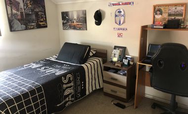 VENDE CASA 3 PISOS, 4 DORM, 3 BAÑOS, 2 SALAS, VALLE LO CAMPINO, QUILICURA