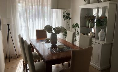 VENDE CASA 3 PISOS, 4 DORM, 3 BAÑOS, 2 SALAS, VALLE LO CAMPINO, QUILICURA