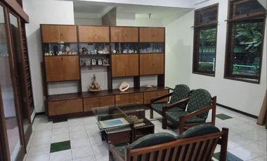 RUMAH HOOK Kertajaya Indah Timur Surabaya