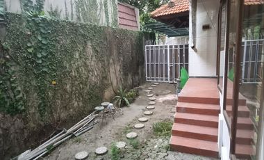 RUMAH HOOK Kertajaya Indah Timur Surabaya
