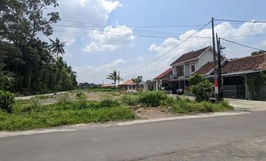 3 Menit Stadion Maguwoharjo, Tanah SHM Cocok Hunian Pun Investasi