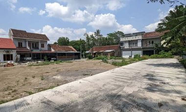 3 Menit Stadion Maguwoharjo, Tanah SHM Cocok Hunian Pun Investasi