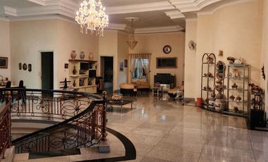 RUMAH MEWAH 2 LANTAI FURNISH DI PENGAYOMAN