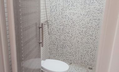 Rumah siap huni, 2 lantai lokasi depok, sudah shm