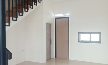Rumah siap huni, 2 lantai lokasi depok, sudah shm
